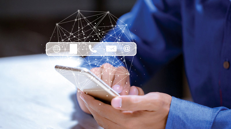 100 ألف درهم تعويضاً عن رسائل تحتوي ألفاظ سبّ «عرقية»