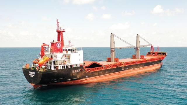 إبحار سفينتين تحملان حبوباً من أوكرانيا