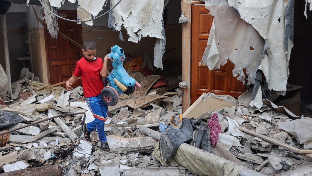 إسرائيل تعاود فتح معابر غزة.. وصمود الهدنة