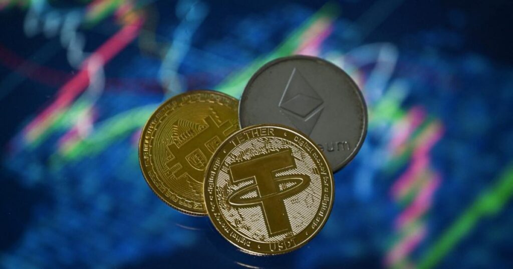 تحذيرات أميركية تقود العملات الرقمية إلى تراجع حاد