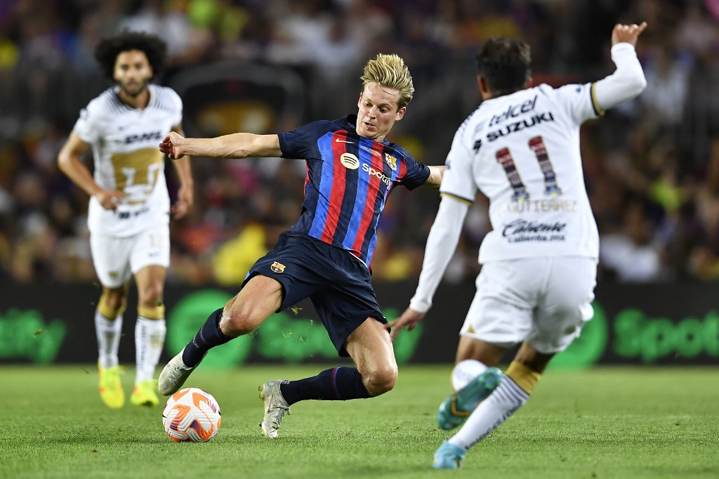 لابورتا: دي يونج يأمل في البقاء وبرشلونة يريده