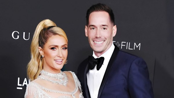 ما سر سعادة باريس هيلتون؟